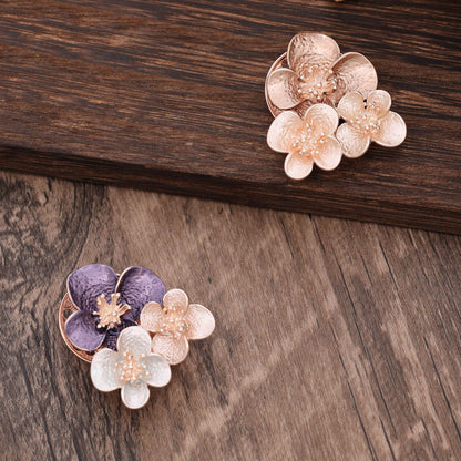 High-end Elegant Enamel Flower Magnetic Alloy Brooch Accessories