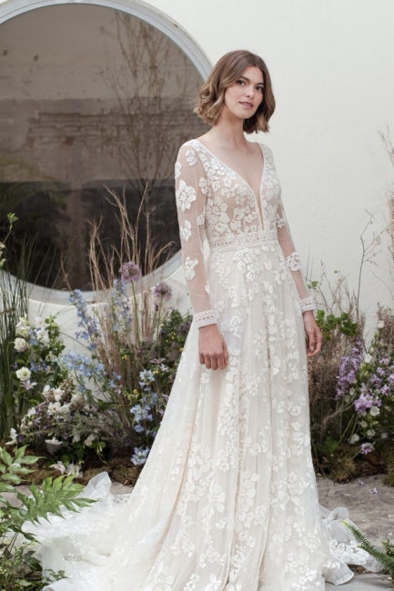 Elegant Long A-Line V-neck Lace Wedding Dresses With Long Sleeves