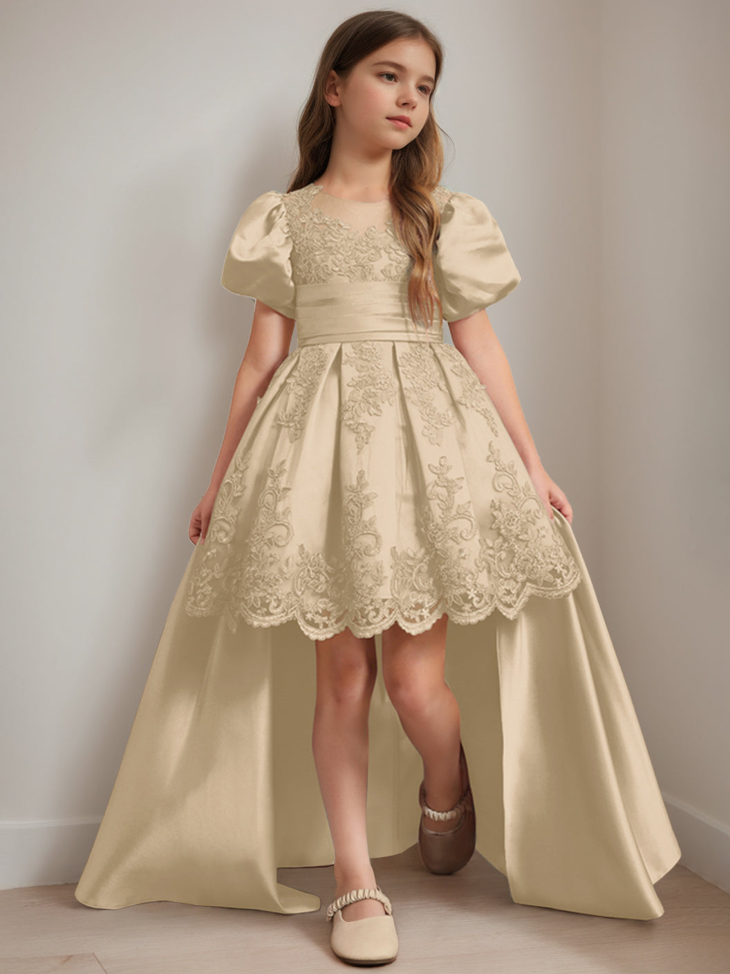 Ball-Gown Scoop Neck Short Sleeves Knee-Length Flower Girl Dress with Appliques