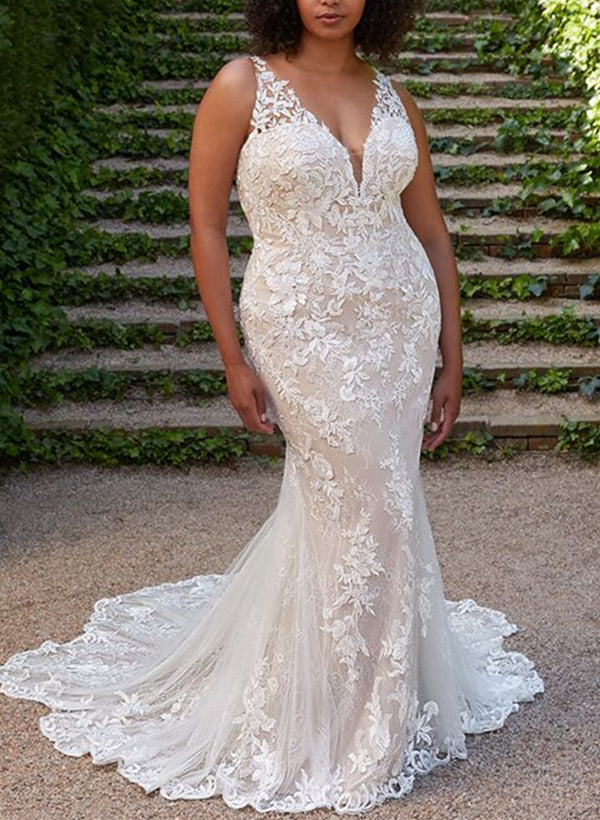 Trumpet/Mermaid V-Neck Plus Size Lace Wedding Dress with Applique