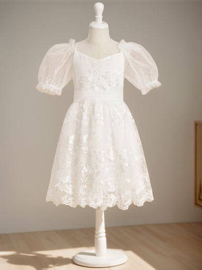 A-Line/Princess V-Neck Short Sleeves Knee-Length Flower Girl Dress with Lace