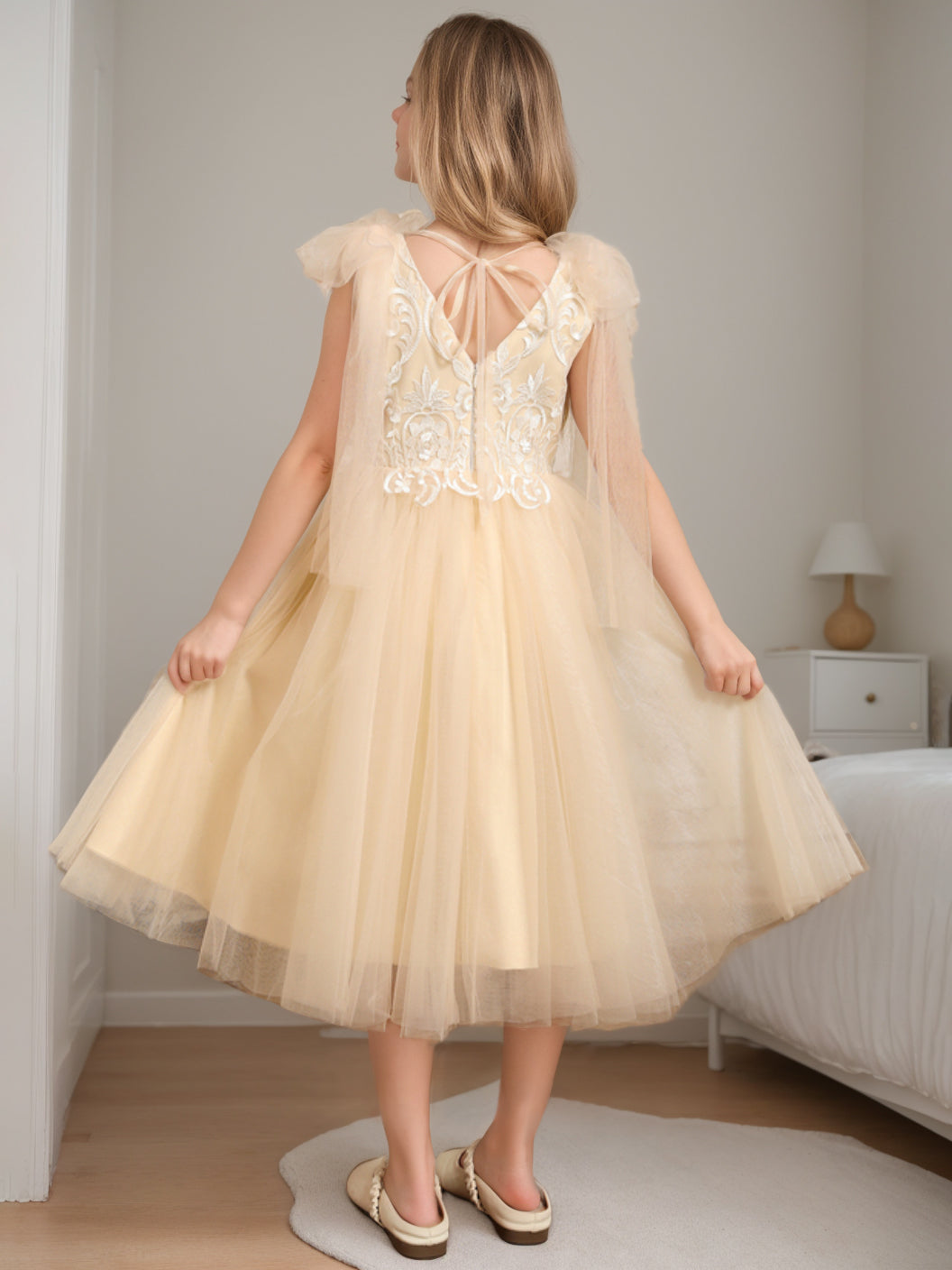 A-Line/Princess V-Neck Sleeveless Tea-Length Flower Girl Dress with Lace