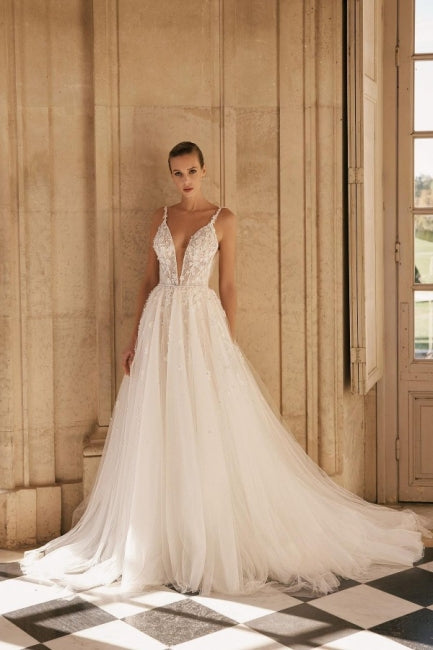 Fabulous Spaghetti-Straps Sleeveless Long Lace Wedding Dresses Online