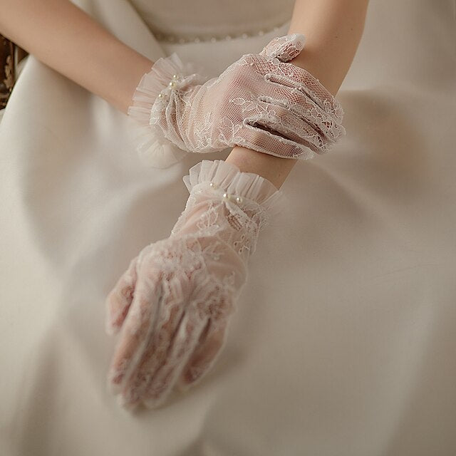 Lace Wrist Length Glove Cute / Elegant With Ruffles