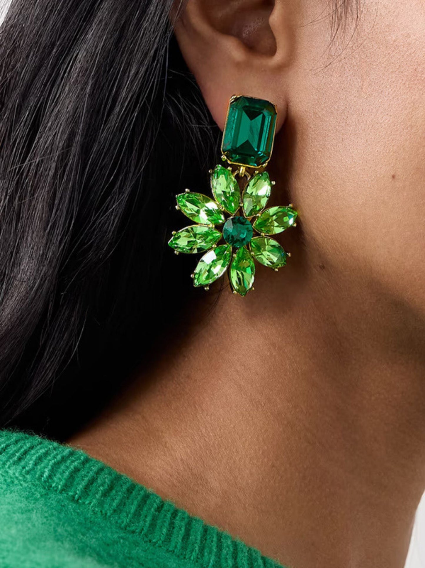 Women's Luxury High-end Emerald Crystal Flower Delicate Earrings