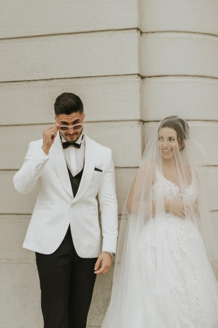 Ivory Sleeveless Straps A-Line Wedding Dresses with Chapel Train