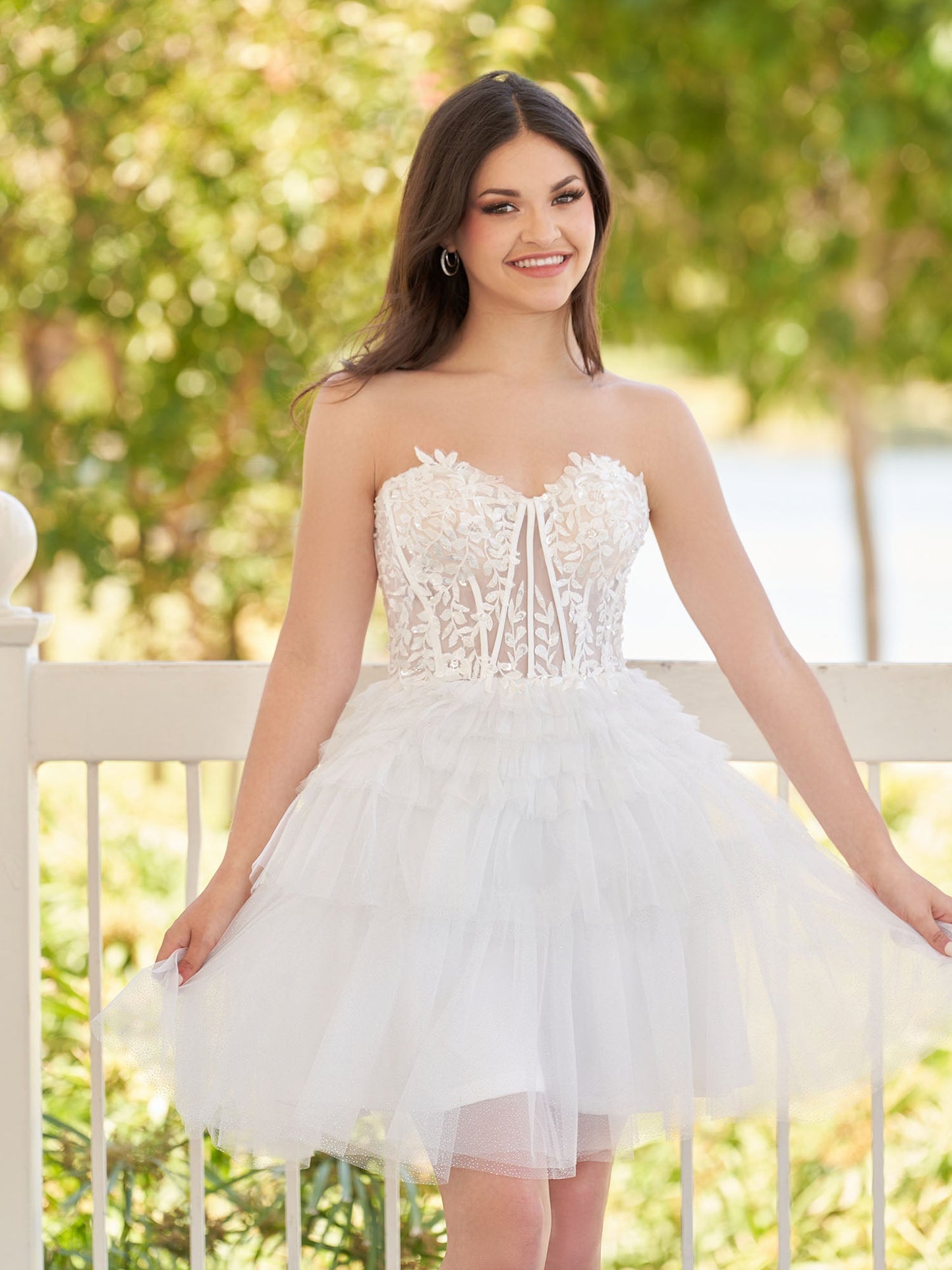 Ivy | A-Line Sweetheart White Lace Short Homecoming Dress