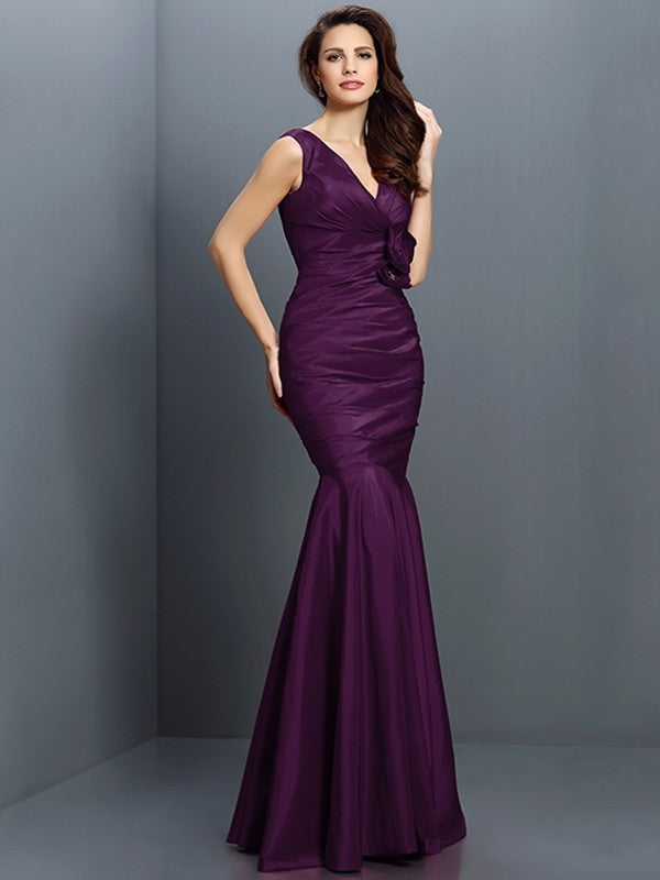 Mermaid Gorgeous V-neck Hand-Made Flower Sleeveless Long Taffeta Bridesmaid Dresses