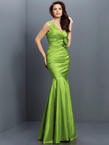 Mermaid Gorgeous V-neck Hand-Made Flower Sleeveless Long Taffeta Bridesmaid Dresses