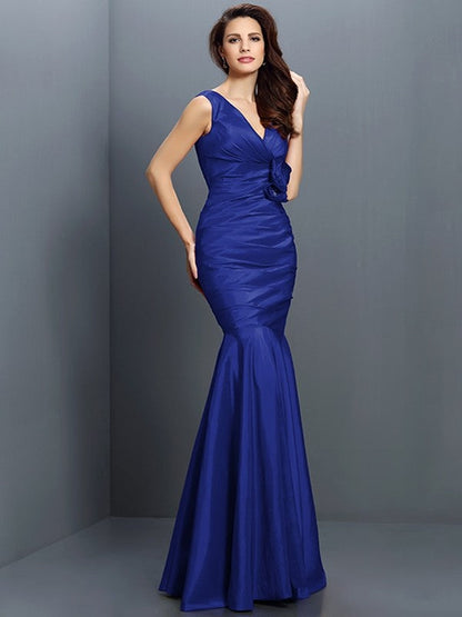 Mermaid Gorgeous V-neck Hand-Made Flower Sleeveless Long Taffeta Bridesmaid Dresses