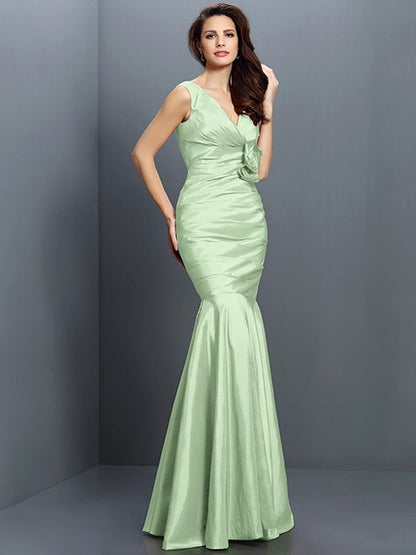 Mermaid Gorgeous V-neck Hand-Made Flower Sleeveless Long Taffeta Bridesmaid Dresses