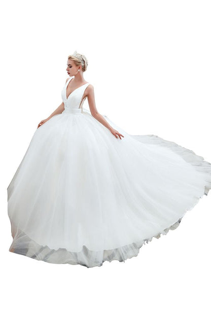 Modern V neck sleeveless White Princess Spring Wedding Dress