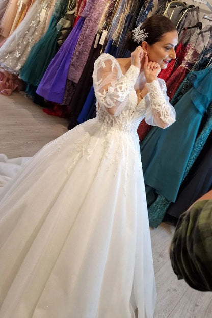 Princess Long V-Neck Long Lace Wedding Dresses Online With Long Sleevess