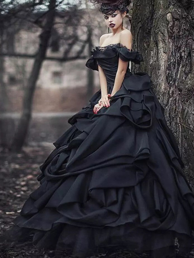 Vintage Black princess wedding dresses with Luxurious Ruffless