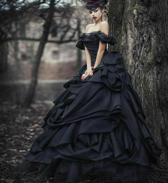 Vintage Black princess wedding dresses with Luxurious Ruffless