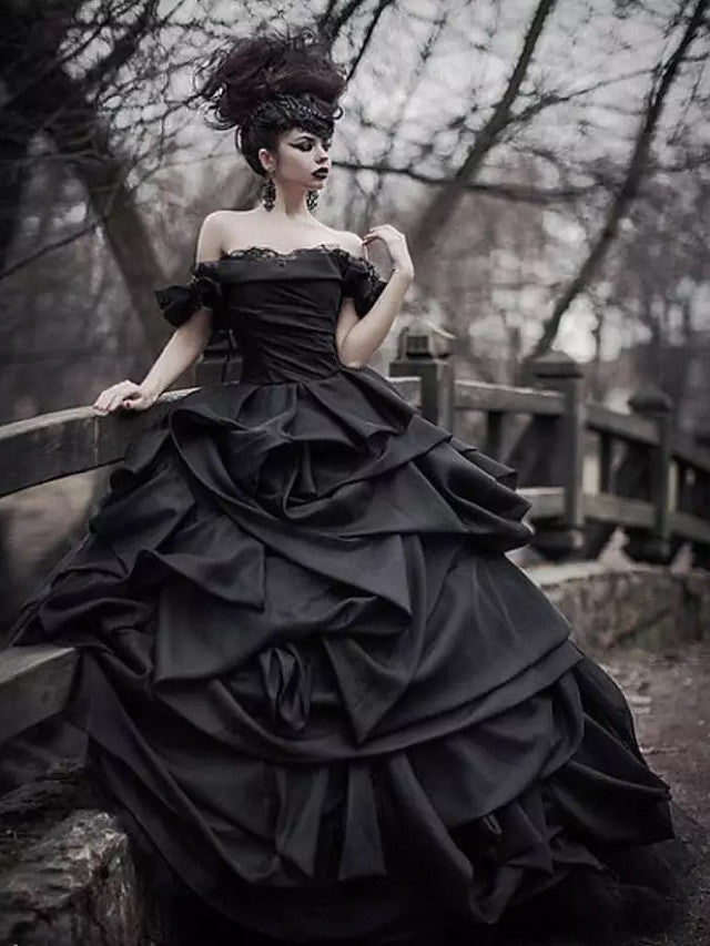 Vintage Black princess wedding dresses with Luxurious Ruffless