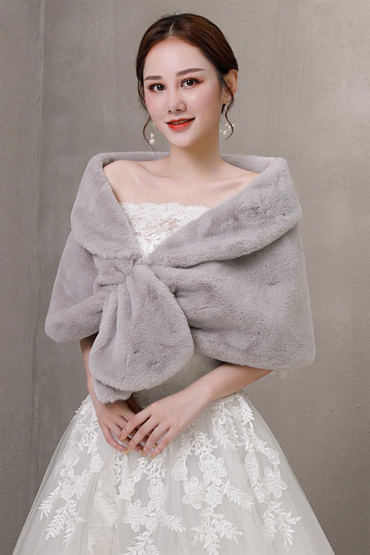 Warm Grayi Ears-Trimmed Winter Wedding Dress Shawl