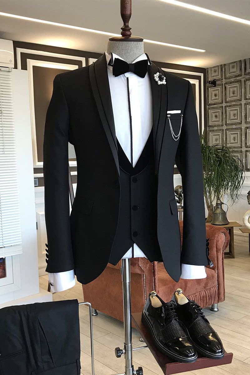 Well-cut 3-pieces Black Shawl Lapel Wedding Suits Good Choice for grooms